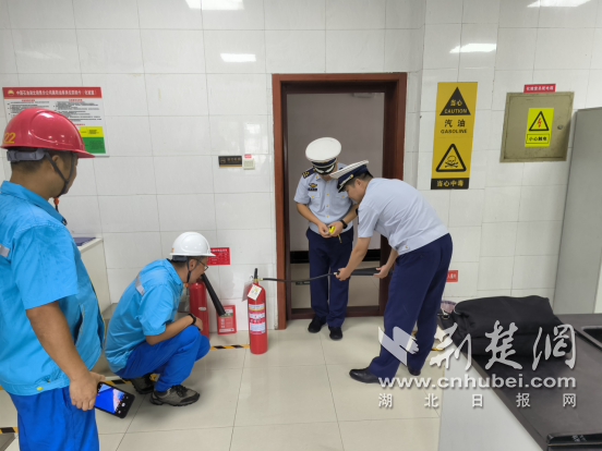 嚴守安全底線 宜城消防開展防火門與滅火器質量專項抽檢行動
